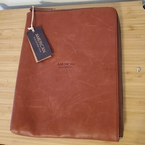 American Leather Company leather tech zipper pouch. New with tag